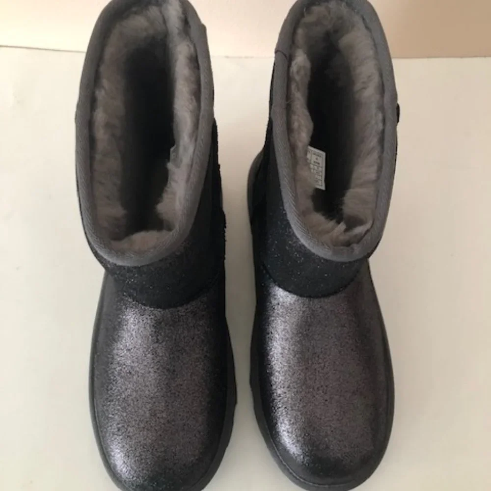 UGG Classic II Short Water Resistant Metallic Glitter boots. Size: 8
